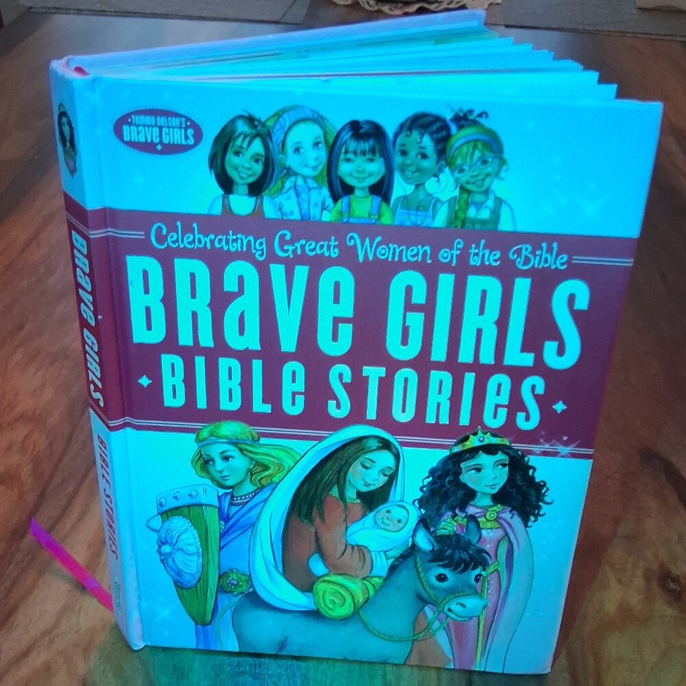 ✨ Brave Girls Bible Stories - 1970s Style & Modern Grace - Tommy Nelson ✨ - Picture 2 of 7